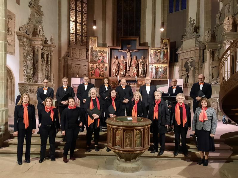 Gruppenbild des Chors in der Kirche