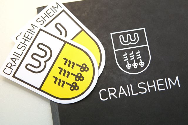 Bunter und silberner Aufkleber mit dem Crailsheim Logo