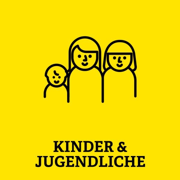 Drei Personen mit Aufschirft Kinder und Jugendliche